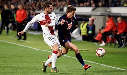  维罗纳防守固若金汤,零封领头羊获赞誉