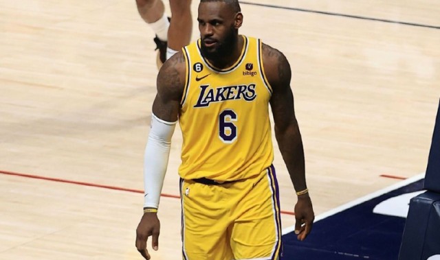  八村塁26分湖人险胜雷霆  