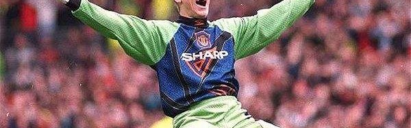  尼斯任意球大师当选月度最佳  