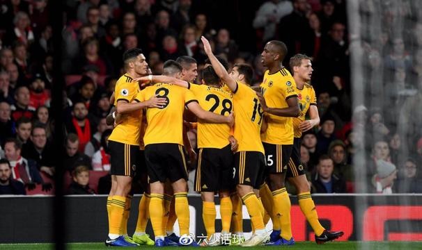  卢顿升班马首战告捷主场力克狼队