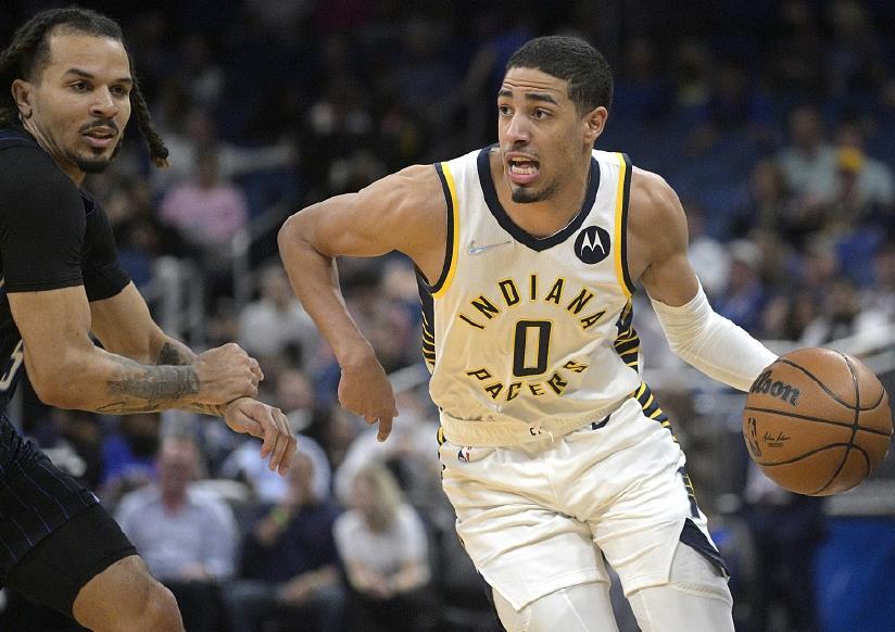  哈里伯顿精妙传球助步行者爆冷击败雄鹿