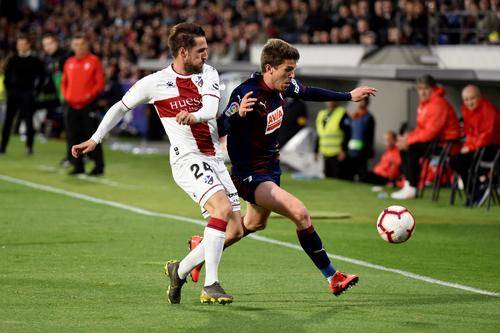  维罗纳防守固若金汤,零封领头羊获赞誉